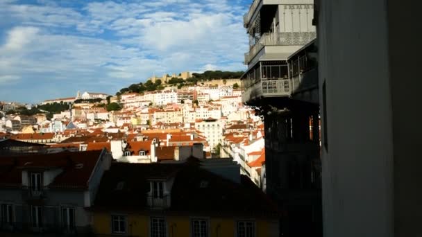 Uitzicht vanaf de Santa Justa in Lissabon, Portugal — Stockvideo
