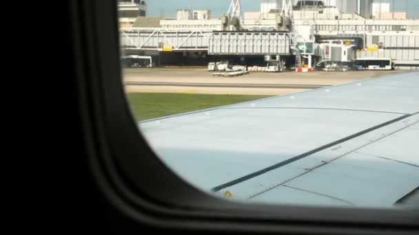 Letadlo se chystá k vzletu, Letiště Lisabon — Stock video