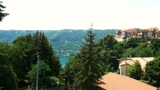 Nemi, borgo vicino ai castelli romani, provincia di Roma, famoso per il suo lago e le sue fragole — Video Stock