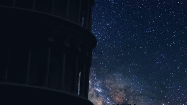 Night time lapse of the Pisa tower detail, Italy — Stock Video