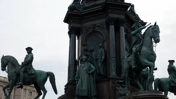 Cerca de estatua, Viena — Foto de Stock