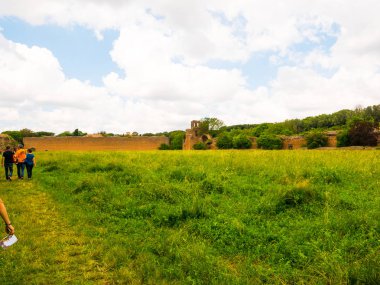 Antik Appia Roma yakınlarındaki antik Roma duvarları, İtalya