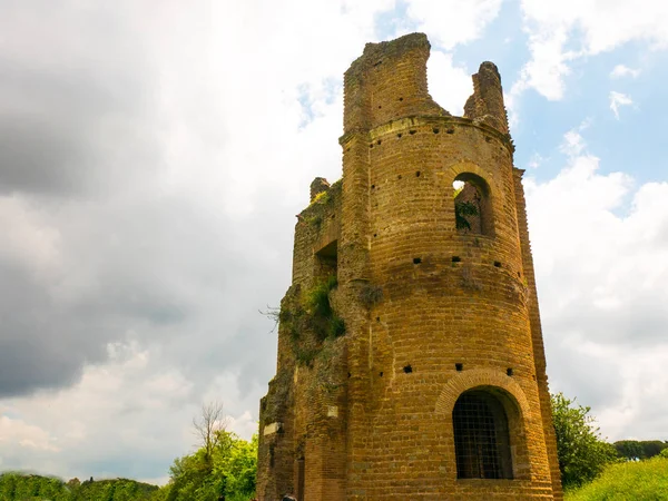 Antik Appia Roma yakınlarındaki antik Roma duvarları, İtalya