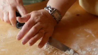 fırıncıların çalışma masalarını temizleyin