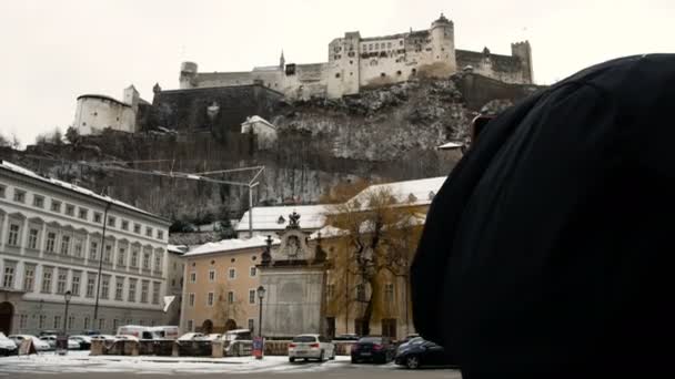 Városra néző erőd, téli időszak, Salzburg, Ausztria — Stock videók