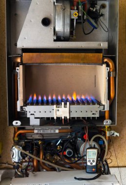 İçeriden gaz kazanı, cihaz ve çalışma prensibi. sensörler ve otomasyon