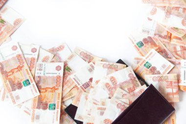 Para bankada depolamanın Rus yolu. Birçok kuş gagası-in beş bin.