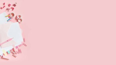 Planlayıcısı mockup ve sabit. Düz yatıyordu, en iyi görünümü