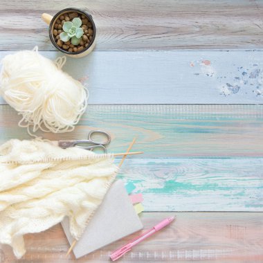 İplik bej ve bağımsız, doğal tonları, örgü ve tığ. 