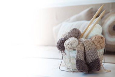 İğne işi için aksesuarlar. Hobi örgü. Kadın iş.