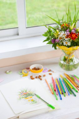 İllüstrasyon renkli kalemler ile boyalı. Parlak kır çiçekleri.