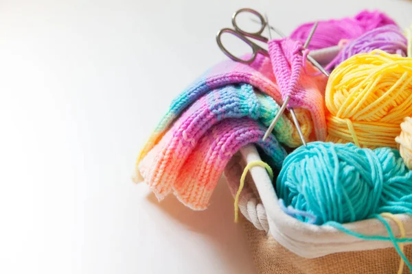 Gekleurde Bollen Garen Zicht Van Bovenaf Regenboog Kleuren Alle Kleuren — Stockfoto