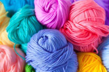 İplik iğne örgü örme için renk ve kanca kroşe. Beyaz arka plan. İzole.