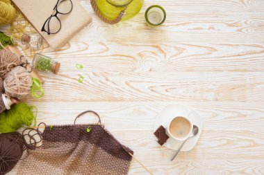 Yün iplik kumaş örme. Turkuaz eski yeni arka plan yaşlı. Siyah kahve ve çikolata.