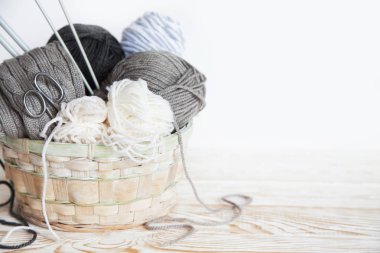 İğne işi için aksesuarlar. Hobi örgü. Kadın iş.