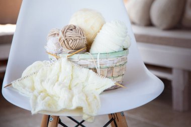 İğne işi için aksesuarlar. Hobi örgü. Kadın iş.