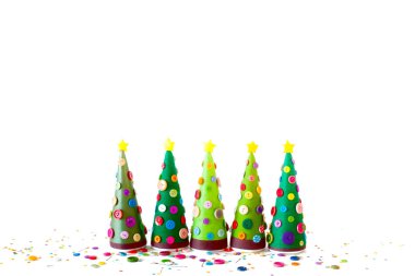 El yapımı bir alternatif Noel ağacı. Beyaz arka plan