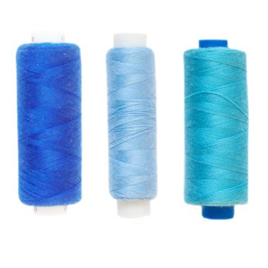 mavi iş parçacığı. İzole. Beyaz arka plan.