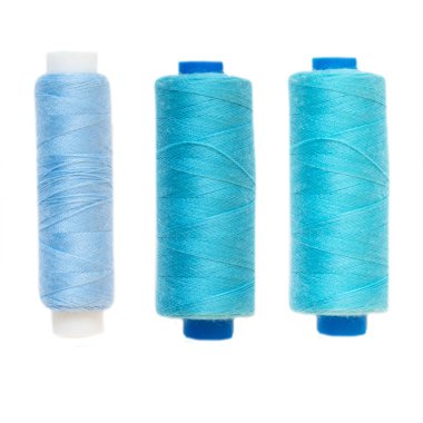 mavi iş parçacığı. İzole. Beyaz arka plan.