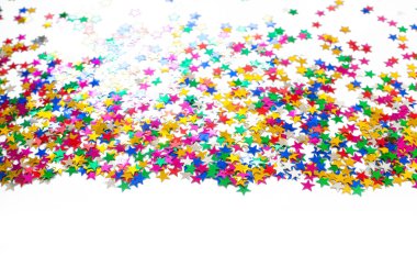 Yıldız renkli konfeti. Beyaz arka plan. Çerçeve konfeti.