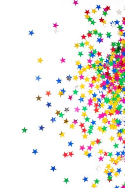 Yıldız renkli konfeti. Beyaz arka plan. Çerçeve konfeti.