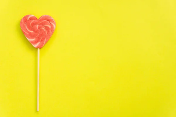 Vörös Rózsaszín Nyalóka Candy Szív Formájában — Stock Fotó