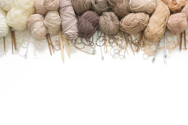 Fil Est Beige Brun Gris Blanc Aiguilles Tricoter Ciseaux Tricot — Photo