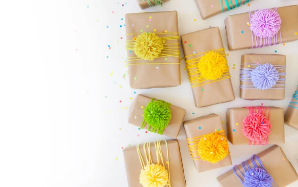 Presentes Brilhantes Para Uma Festa Aniversário Ano Novo Confetti Estrelas — Fotografia de Stock