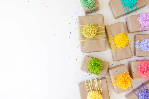 Presentes Brilhantes Para Uma Festa Aniversário Ano Novo Confetti Estrelas — Fotografia de Stock