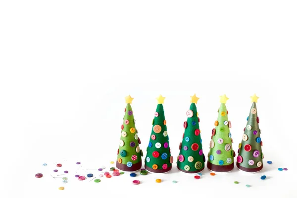 Een Handgemaakte Alternatief Kerstboom Witte Achtergrond — Stockfoto