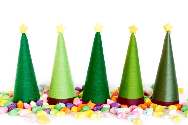 Einen Handgefertigten Alternativen Weihnachtsbaum Weißer Hintergrund — Stockfoto