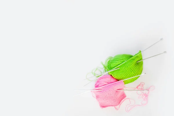 Трикотажная Ткань Зеленого Розового Цвета Пряжа Вязания Зеленого Розового Цветов — стоковое фото