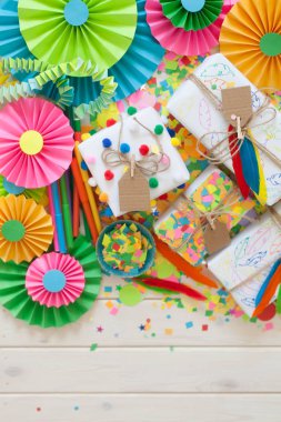 Ev yapımı craft. El sanatları için renkli malzemeler. Kadınlar ilgi alanları.