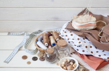 Dikiş araçları ve aksesuarları ile kopyalama alanı çerçevesi