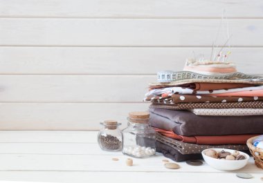 Dikiş araçları ve aksesuarları ile kopyalama alanı çerçevesi