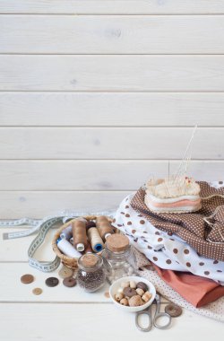 Dikiş araçları ve aksesuarları ile kopyalama alanı çerçevesi