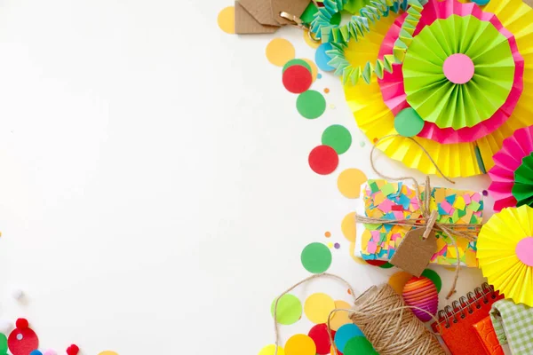 Ev yapımı craft. El sanatları için renkli malzemeler. Kadınlar ilgi alanları.