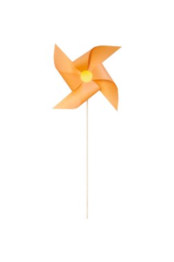 Beyaz arka planda göl kenarında kağıt yel değirmeni