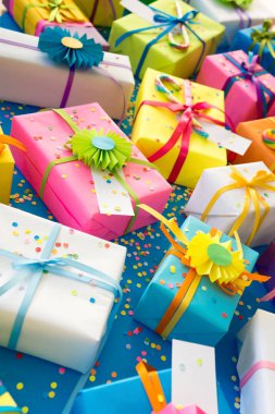 Doğum günü, yeni yıl, parti ve karnaval için şenlikli dekor.