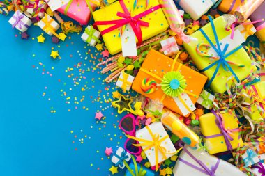 Doğum günü, yeni yıl, parti ve karnaval için şenlikli dekor.