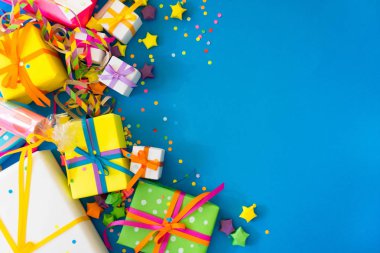 Doğum günü, yeni yıl, parti ve karnaval için şenlikli dekor.