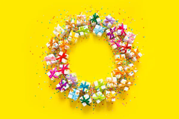 Праздничный Декор Венок Ленты Подарков Радужного Цвета Спектра — стоковое фото