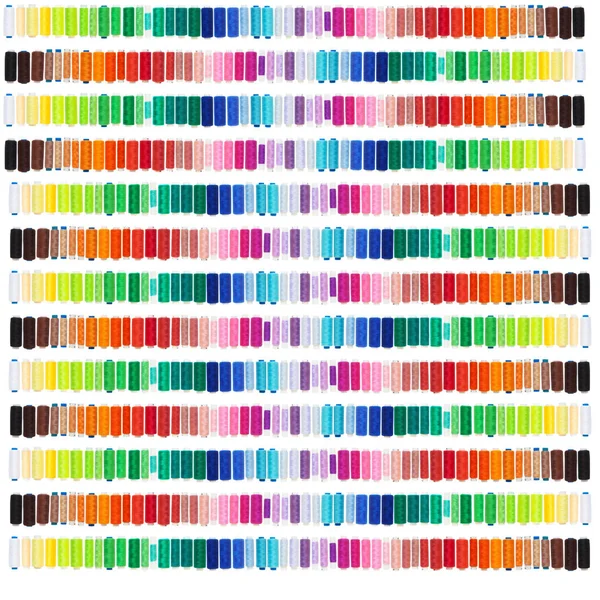 Wątki Wszystkich Kolorów Izolowane Białe Tło — Zdjęcie stockowe