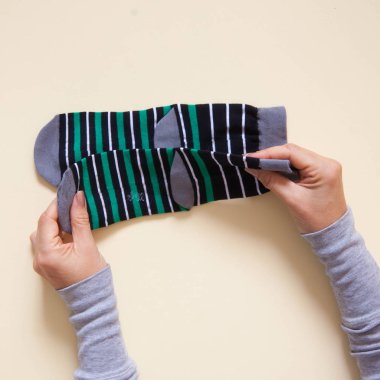 Giyim depolama. Dolabın içinde sipariş. Çorap katlanır. Master Class.