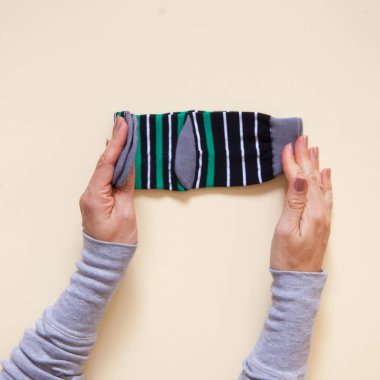 Giyim depolama. Dolabın içinde sipariş. Çorap katlanır. Master Class.