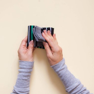 Giyim depolama. Dolabın içinde sipariş. Çorap katlanır. Master Class.