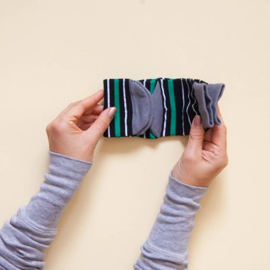 Giyim depolama. Dolabın içinde sipariş. Çorap katlanır. Master Class.