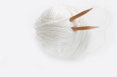 Beyaz iplik büyük bir Hank.