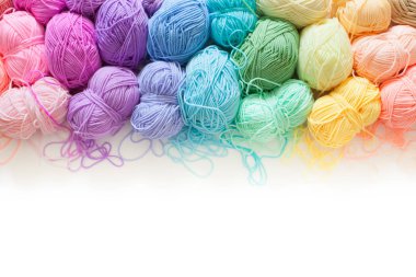 Renkli toplar iplik. Yukarıdan görüntüleyin. Gökkuşağı renkleri. Tüm colo