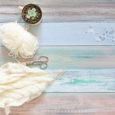 İplik bej ve bağımsız, doğal tonları, örgü ve tığ.  